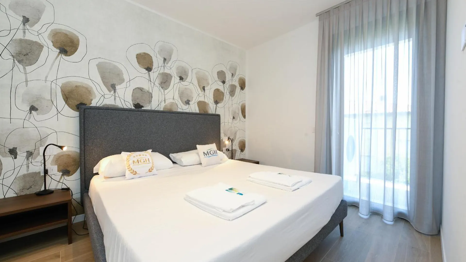 Mgh Luxury - Palms Residence Sirmione N2 0*,